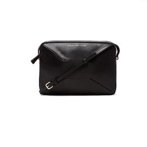 HANDS OFF ALEX CROSSBODY IN BLACK